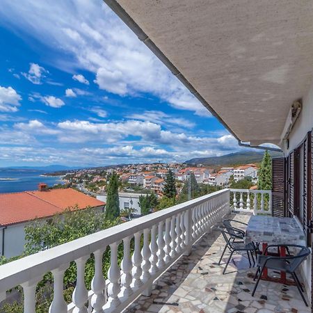 3 Bedroom Awesome Apartment In Новий Винодольський Екстер'єр фото