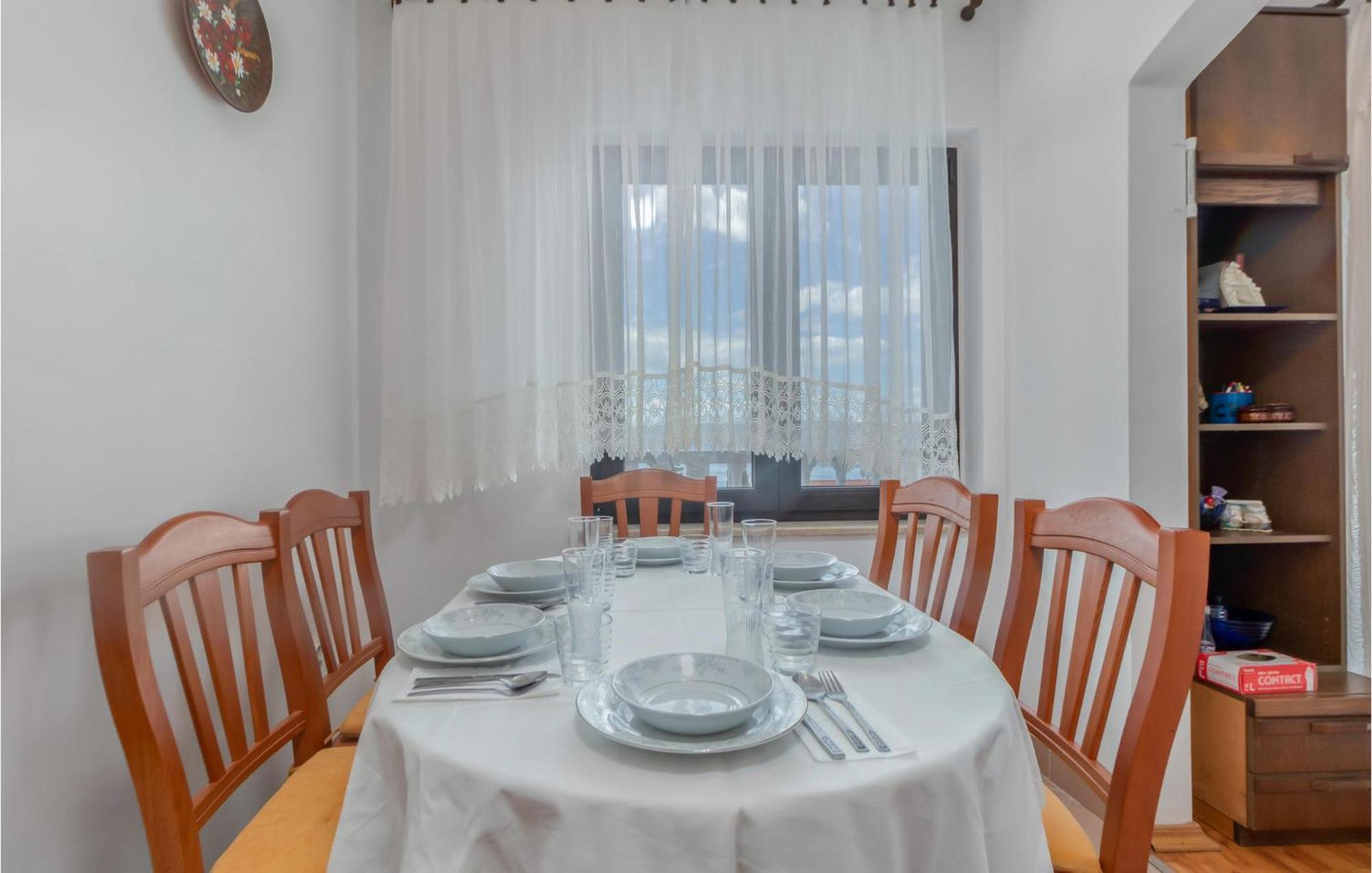 3 Bedroom Awesome Apartment In Новий Винодольський Екстер'єр фото